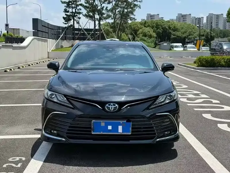 Toyota Camry — фото 5