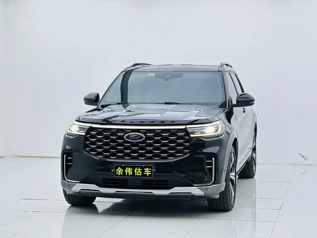 Ford Explorer — фото 1