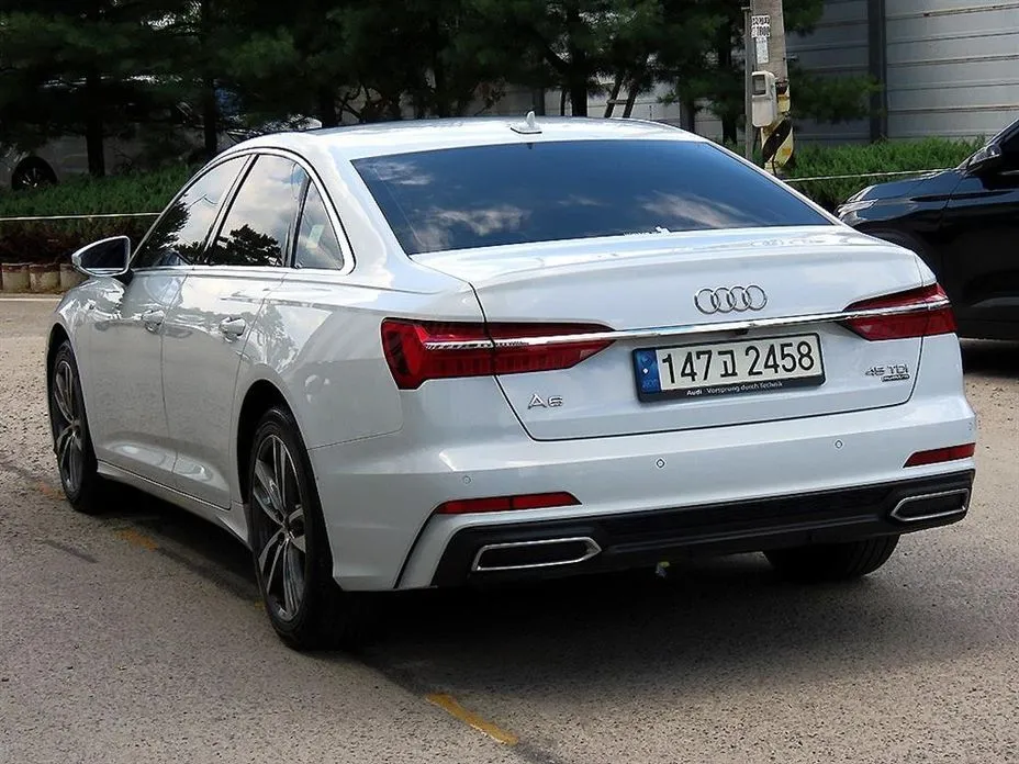 Audi A6 — фото 7
