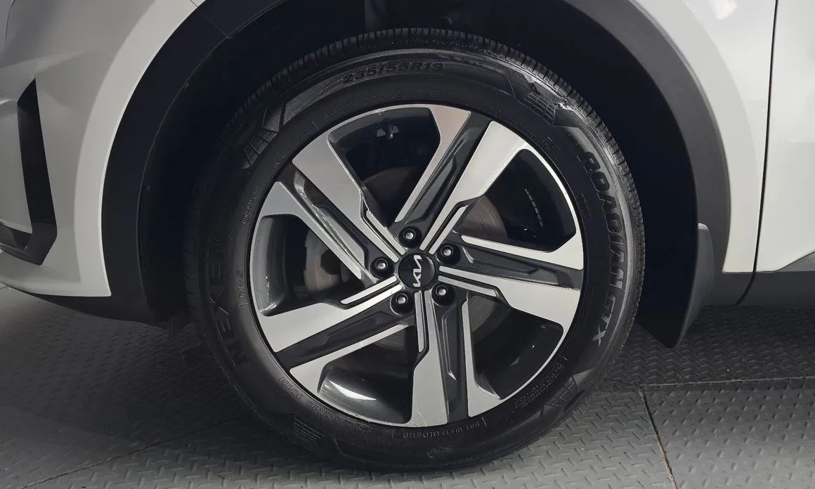 Kia Sorento — фото 7