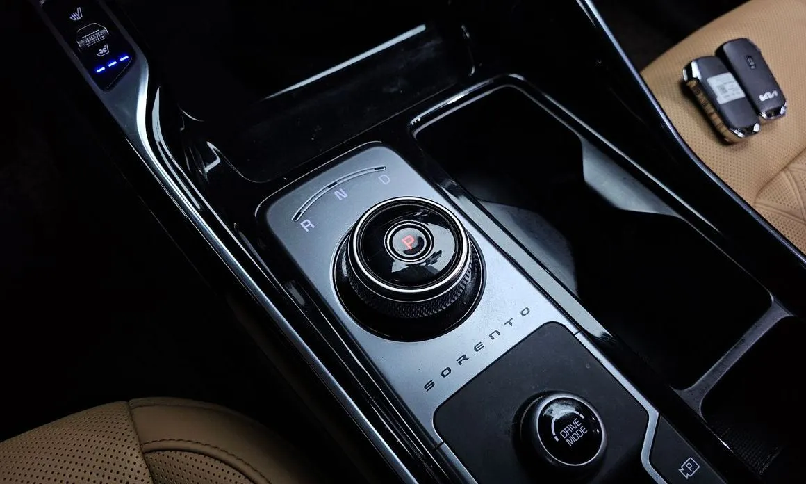 Kia Sorento — фото 10