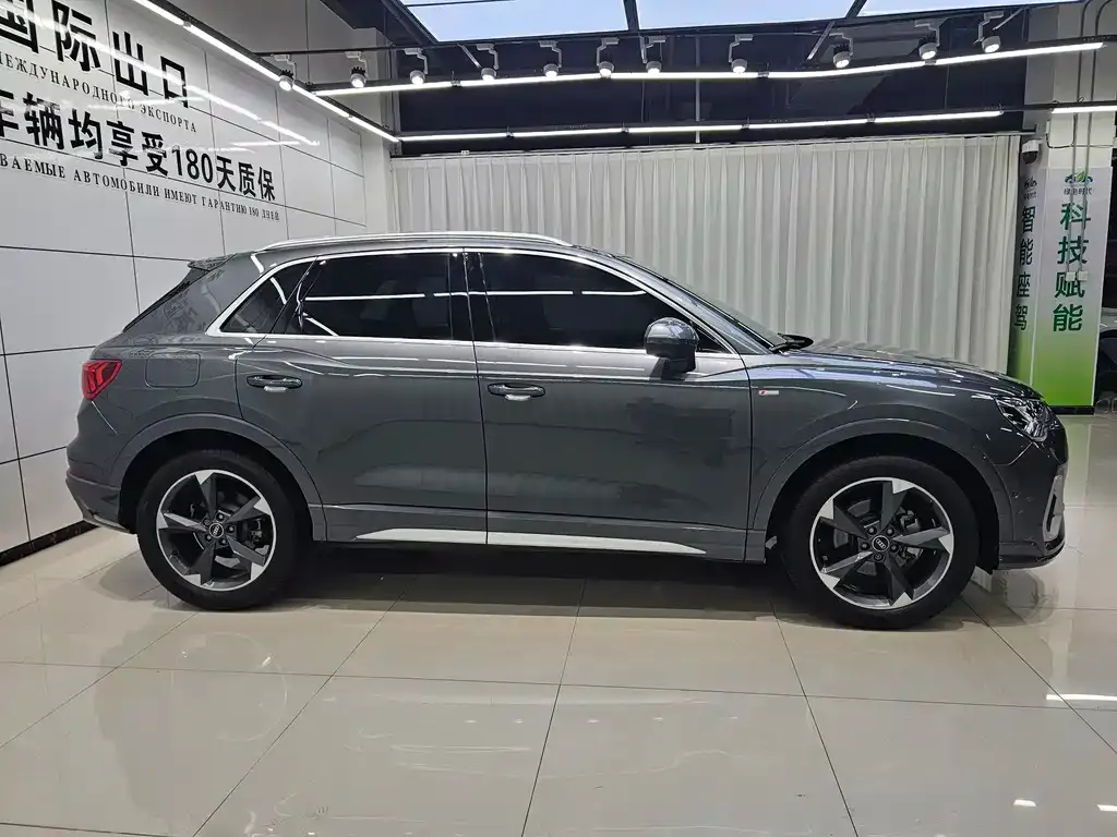Audi Q3 — фото 10