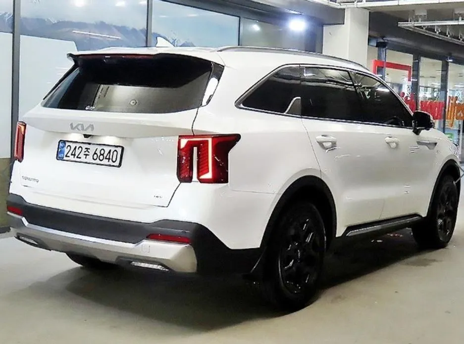 Kia Sorento — фото 6
