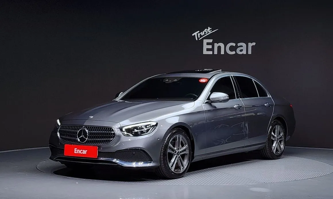 Mercedes-Benz E-Class — фото 1