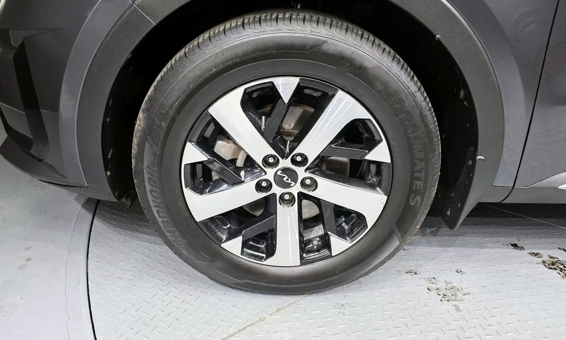 Kia Sorento — фото 9
