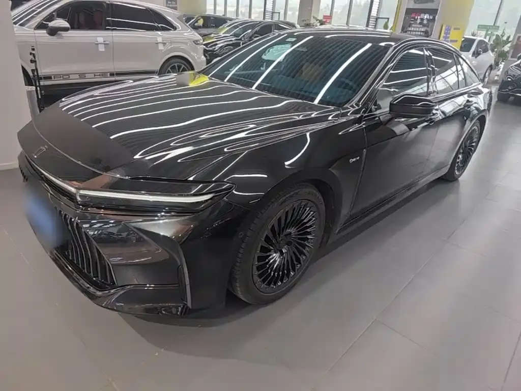 Toyota Crown (Import) — фото 1