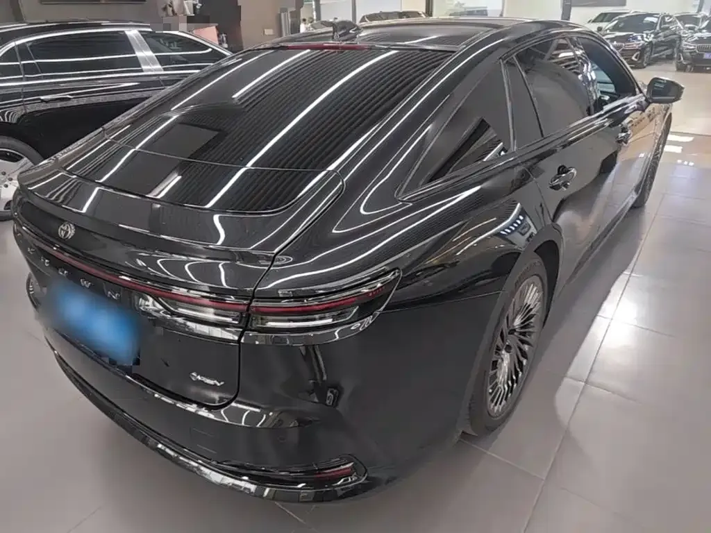 Toyota Crown (Import) — фото 8