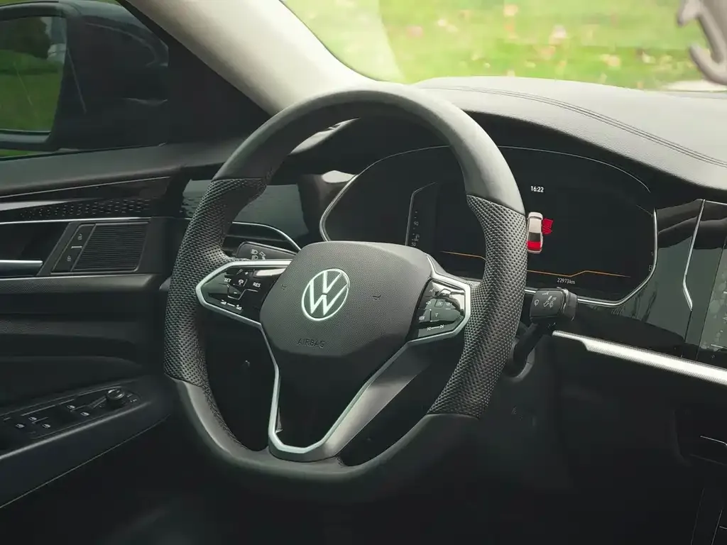 Volkswagen Passat — фото 5