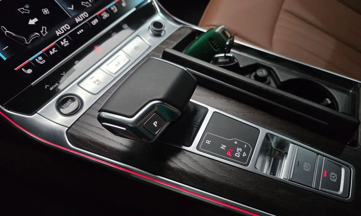 Audi A6 — фото 6