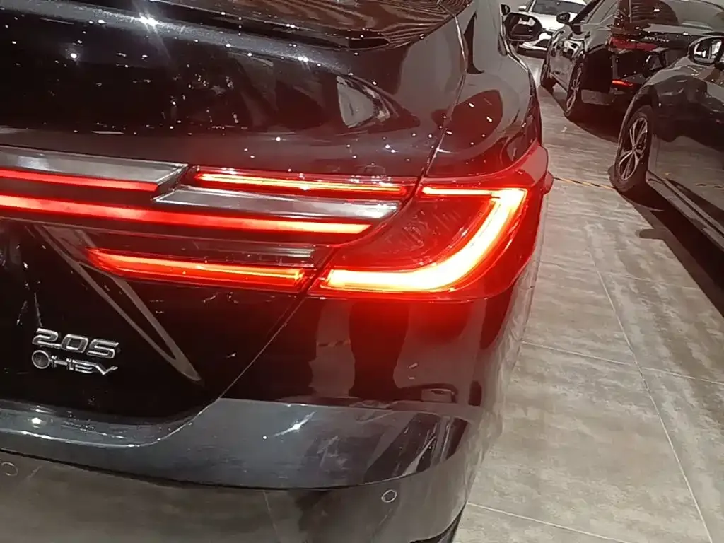 Toyota Camry — фото 4