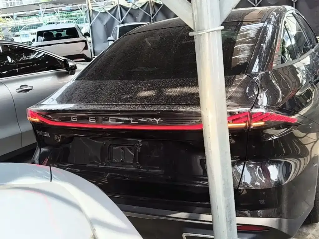 Geely Galaxy L6 — фото 10