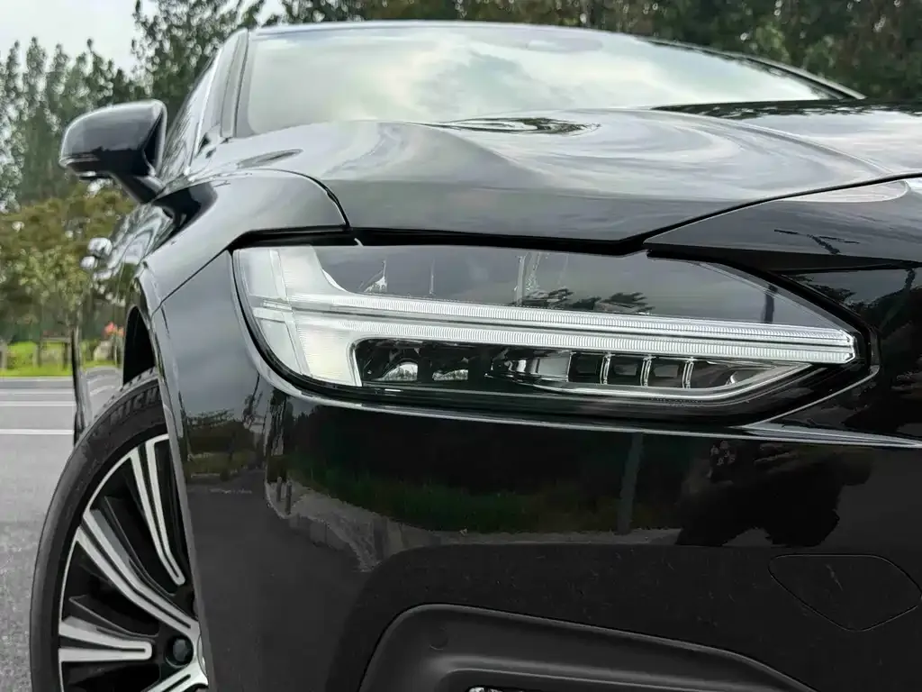 Volvo S90 — фото 10