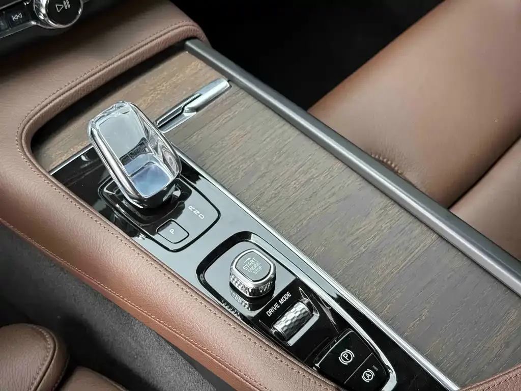 Volvo S90 — фото 9