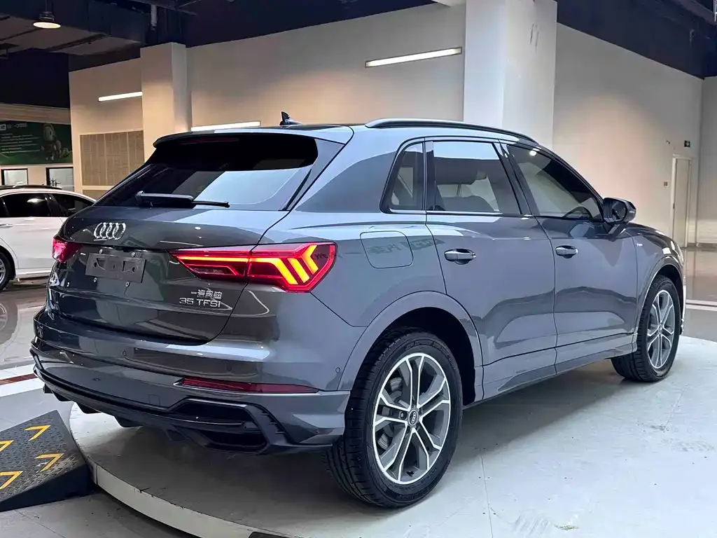 Audi Q3 — фото 7