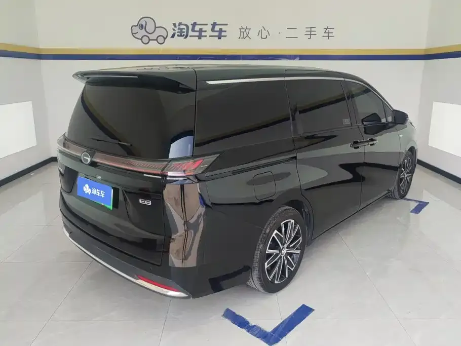 GAC Motor 传祺E8 PHEV — фото 6