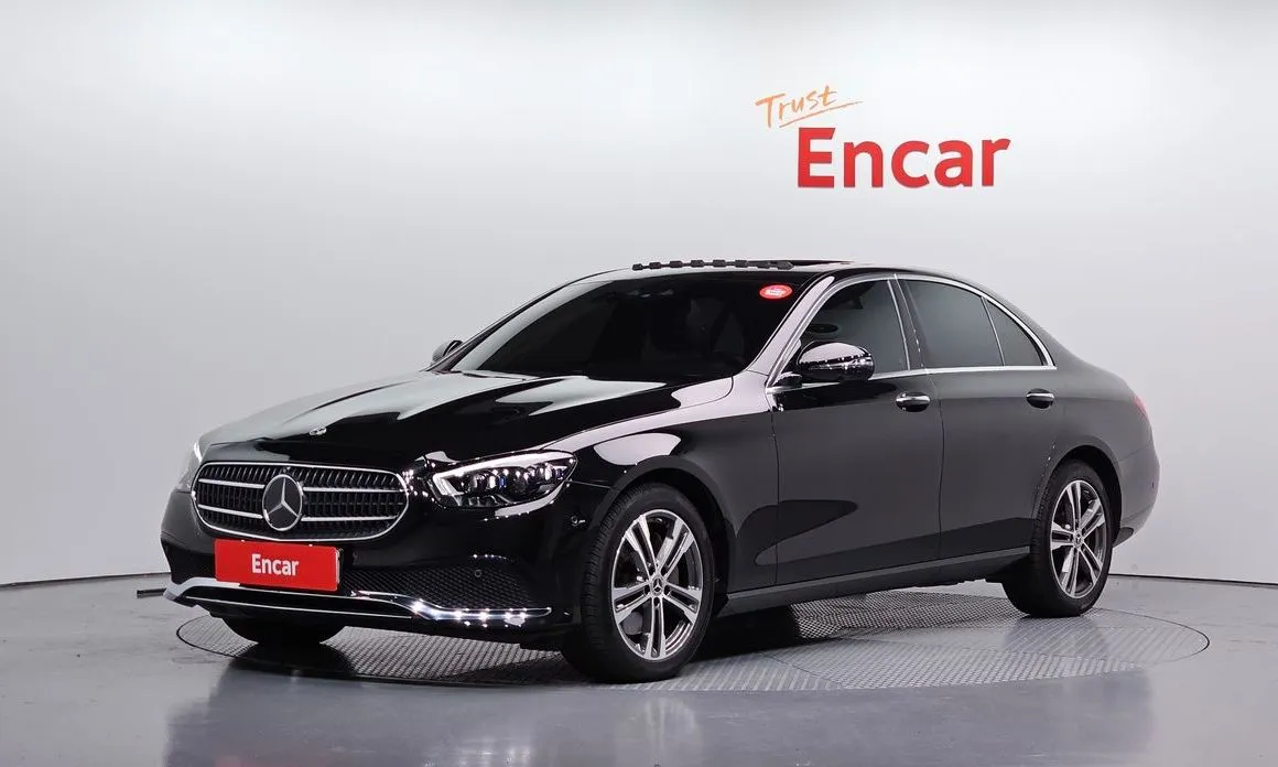 Mercedes-Benz E-Class — фото 1