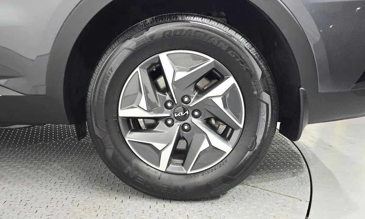 Kia Sorento — фото 9