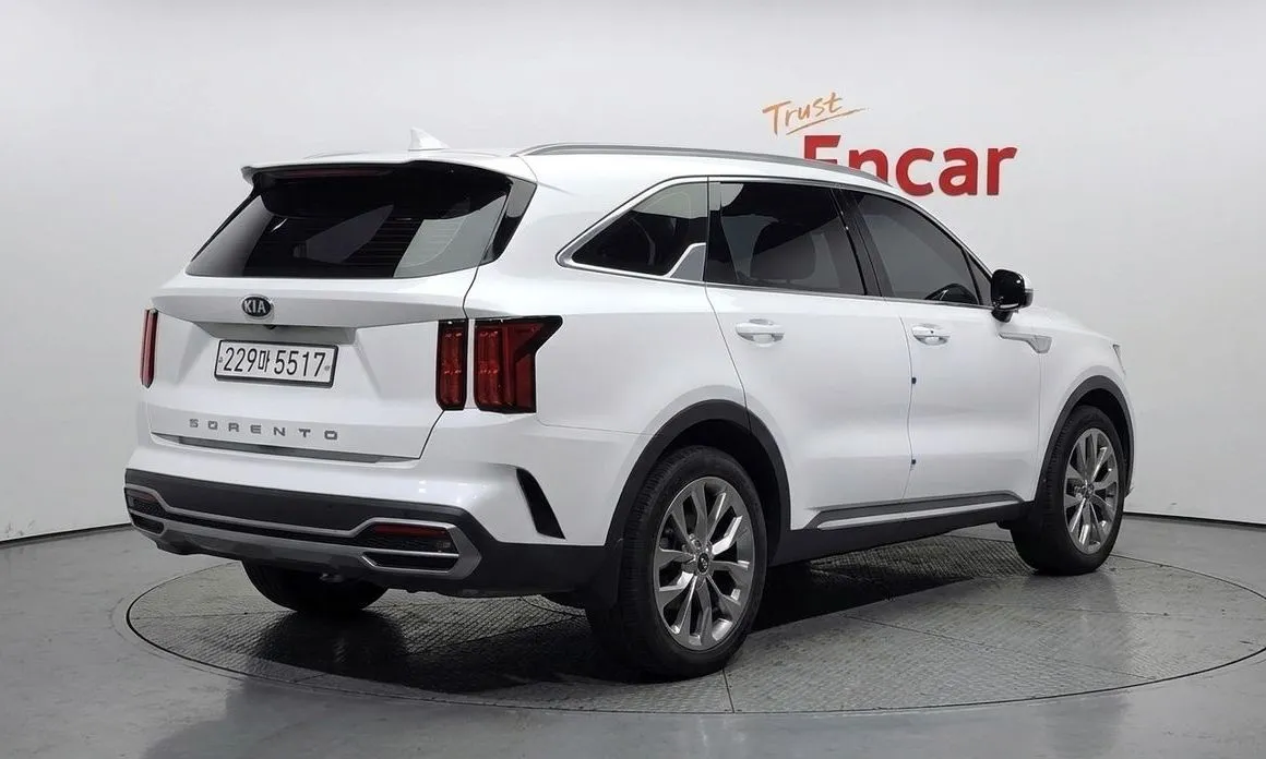 Kia Sorento — фото 4