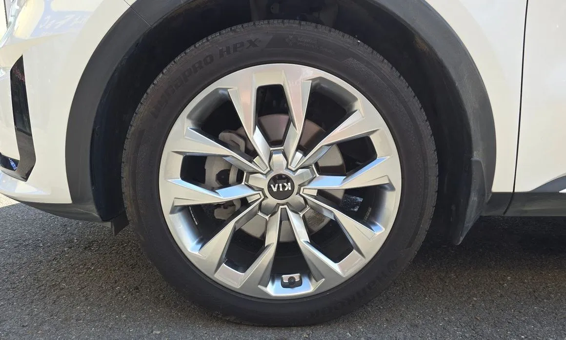 Kia Sorento — фото 10