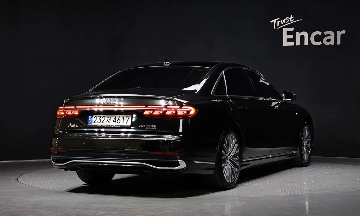 Audi A8 — фото 2