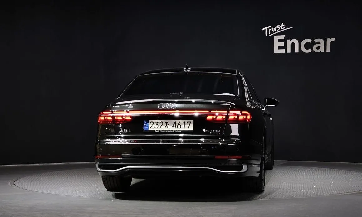 Audi A8 — фото 3