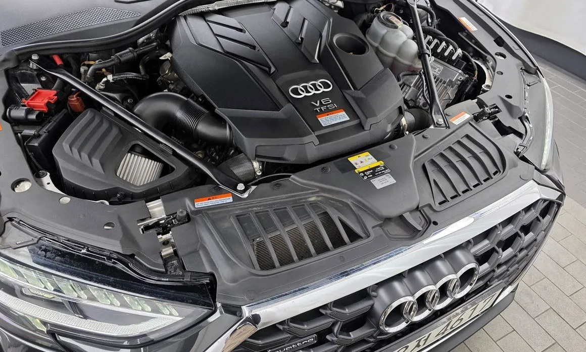 Audi A8 — фото 10