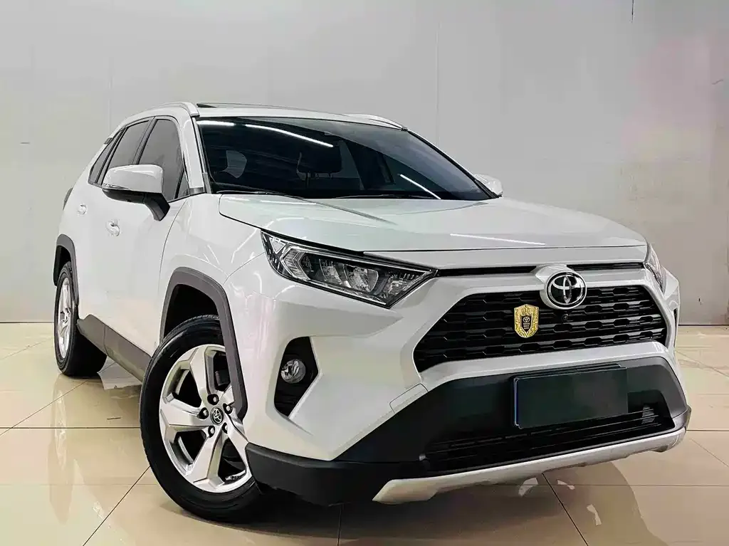 Toyota RAV4 — фото 9