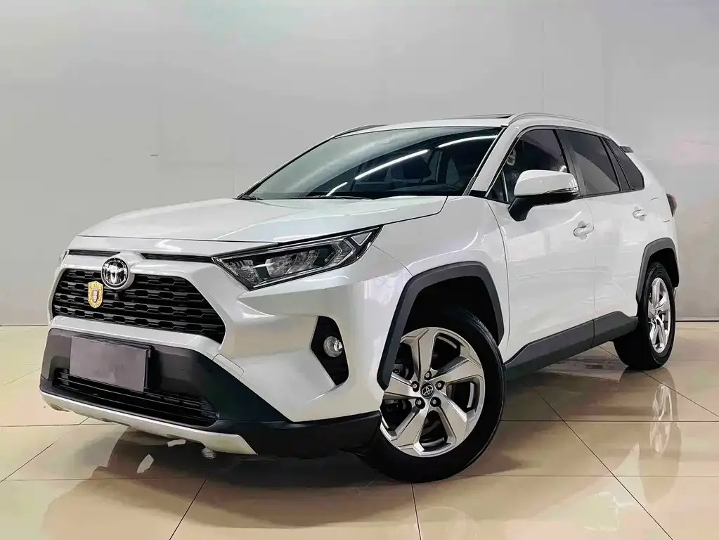 Toyota RAV4 — фото 8
