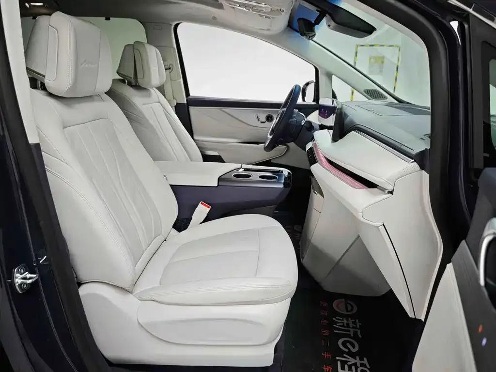 Buick GL8 Hybrid — фото 8