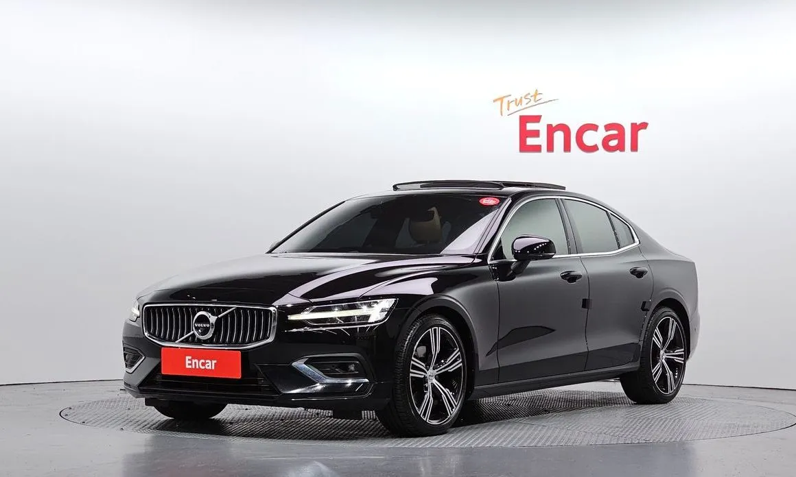Volvo S60 — фото 1