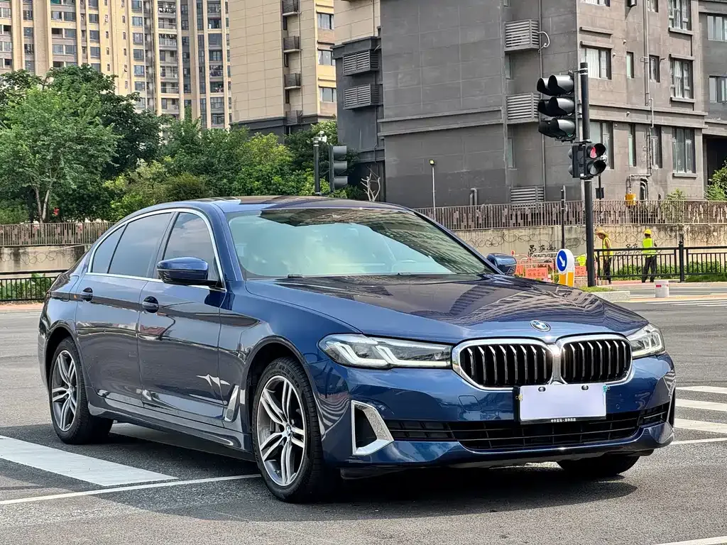 BMW 5 Series — фото 4
