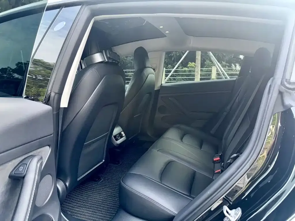 Tesla Model 3 — фото 2