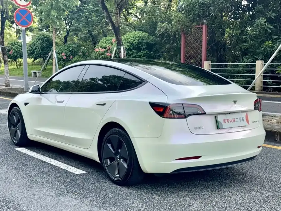 Tesla Model 3 — фото 7