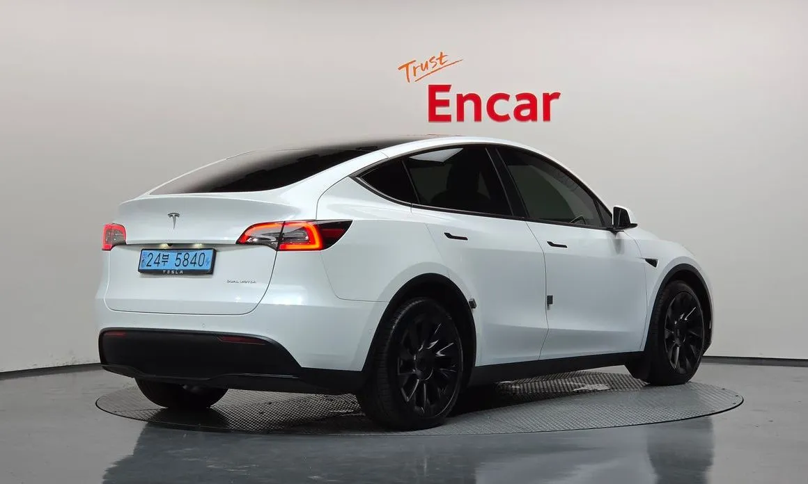 Tesla Model Y — фото 2