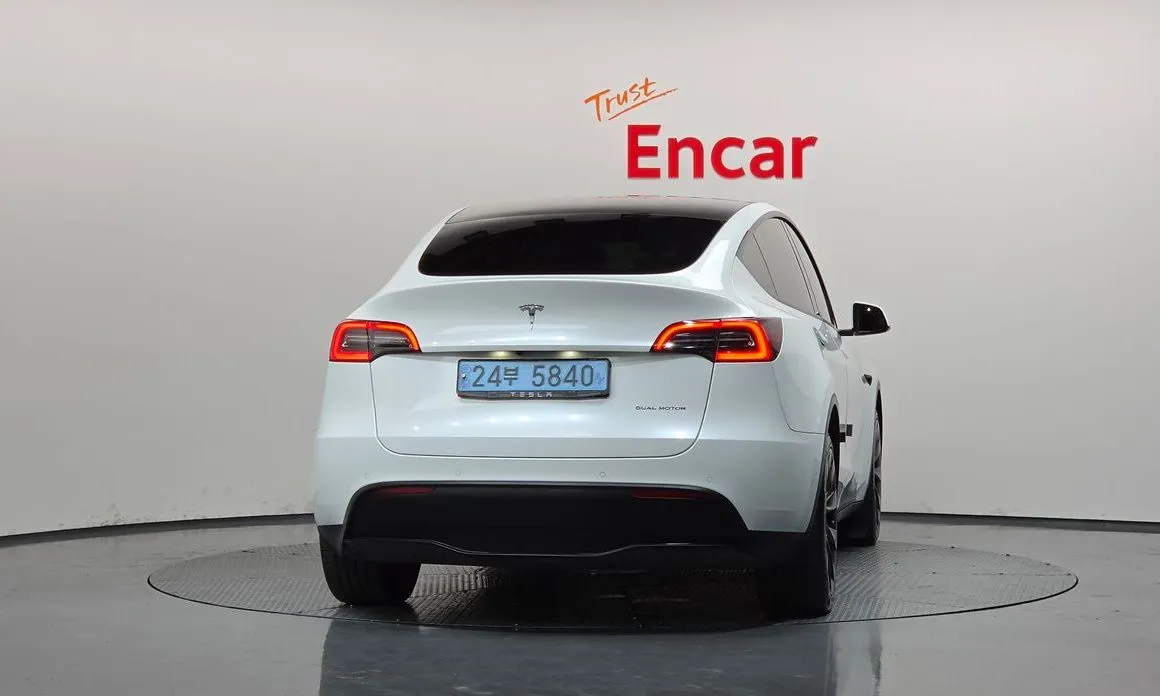 Tesla Model Y — фото 5
