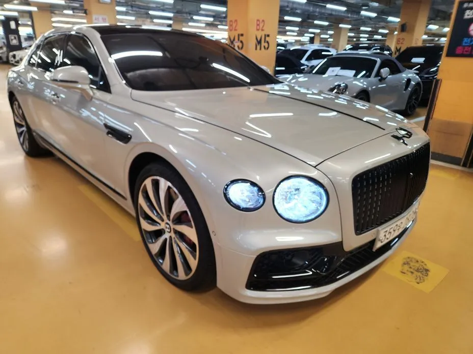 Bentley Flying Spur — фото 6