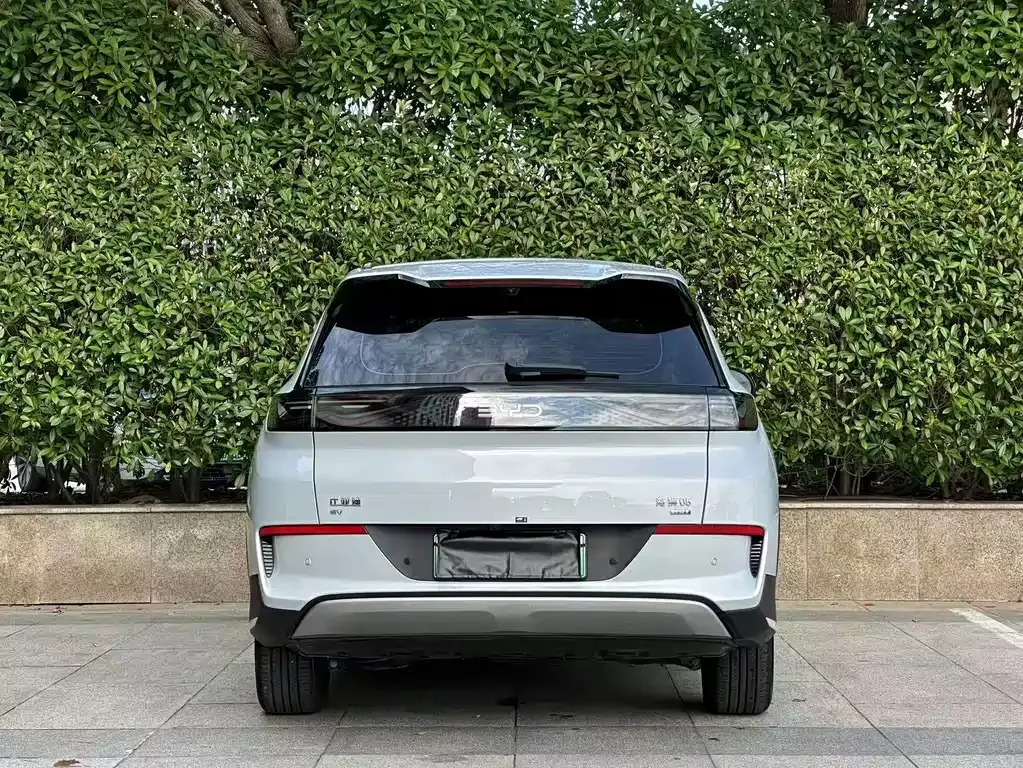 BYD Hiace 05 EV — фото 9