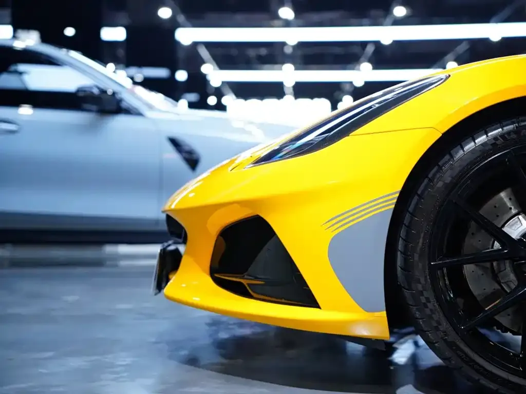 Lotus Emira — фото 3