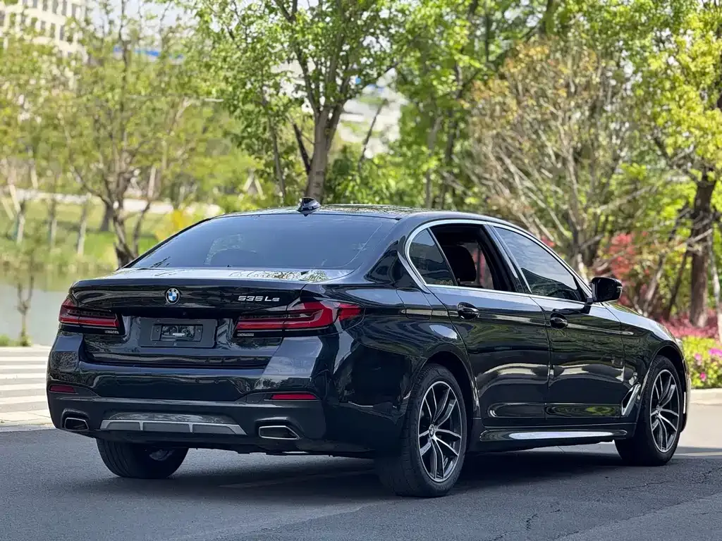 BMW 5 Series New Energy — фото 8