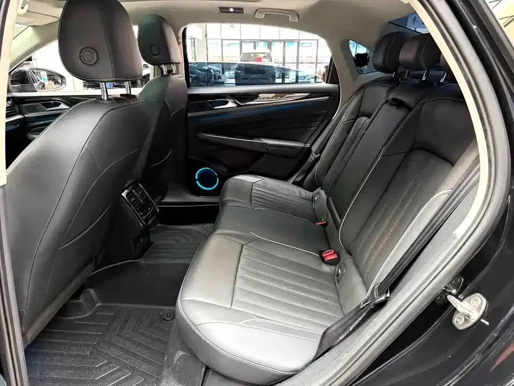 Volkswagen Passat — фото 2
