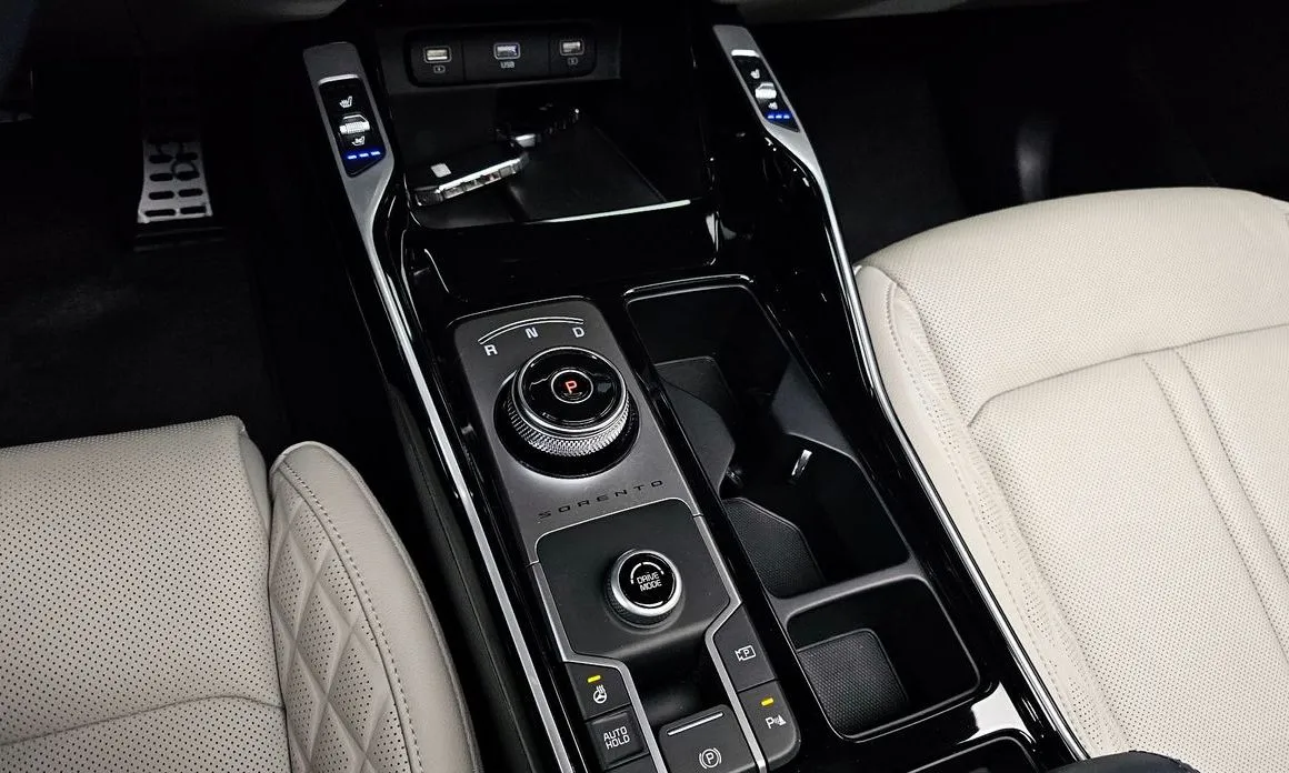 Kia Sorento — фото 10