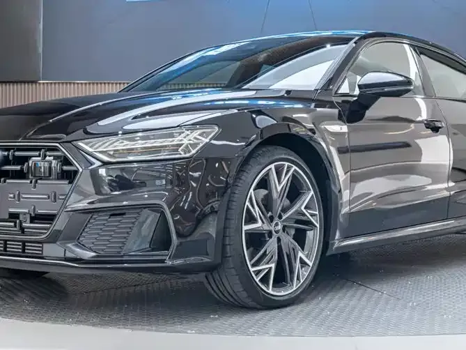 Audi A7L — фото 6