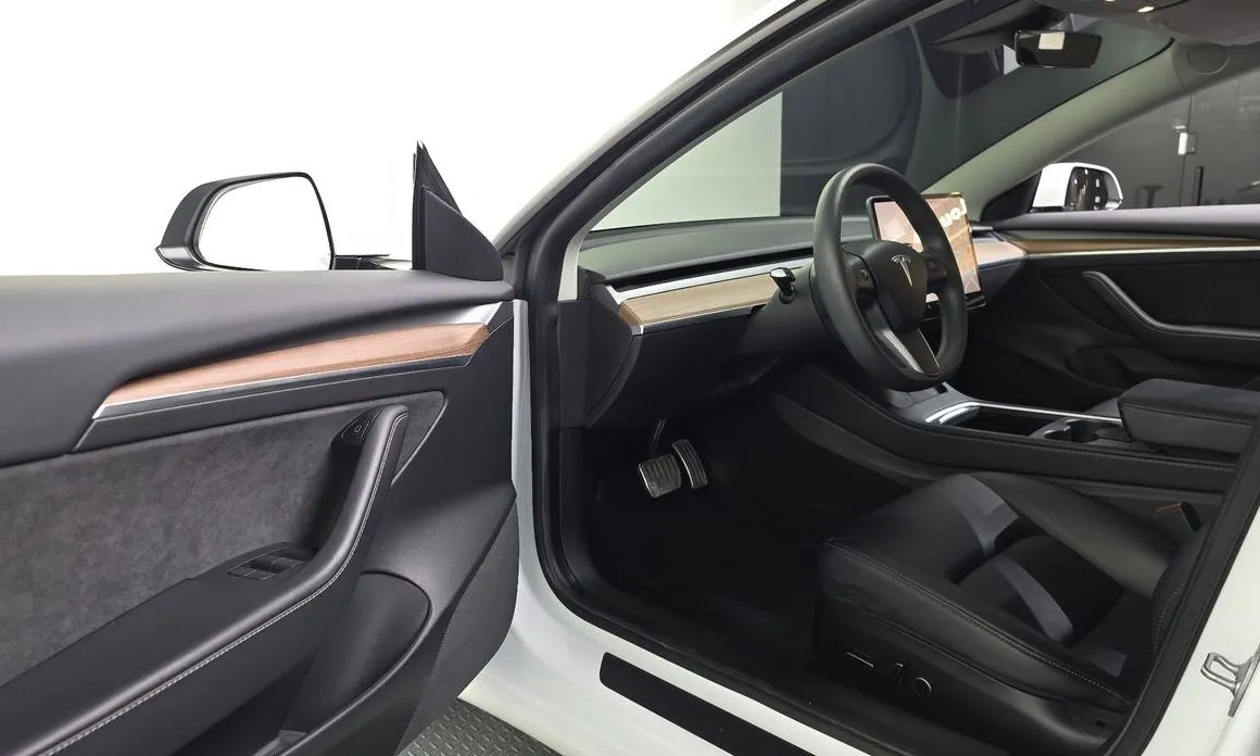 Tesla Model 3 — фото 3