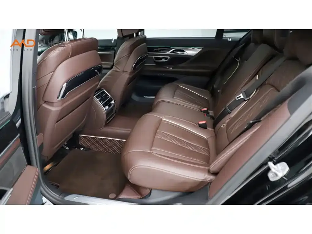 BMW 7 Series — фото 10