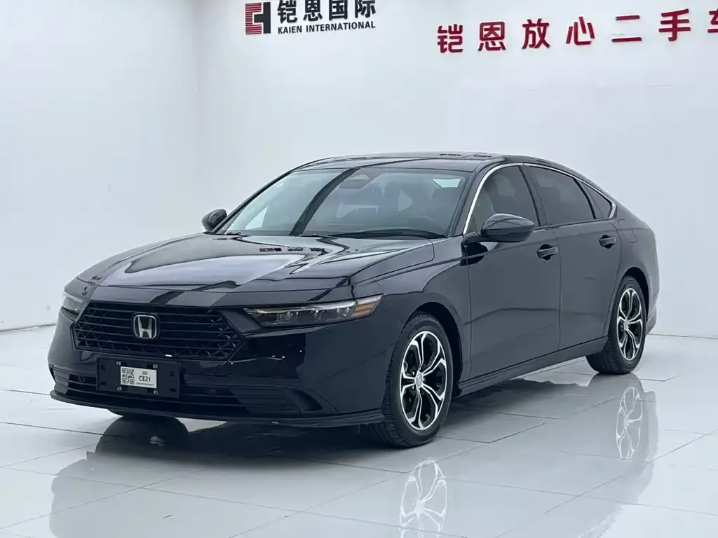 Honda Accord — фото 1