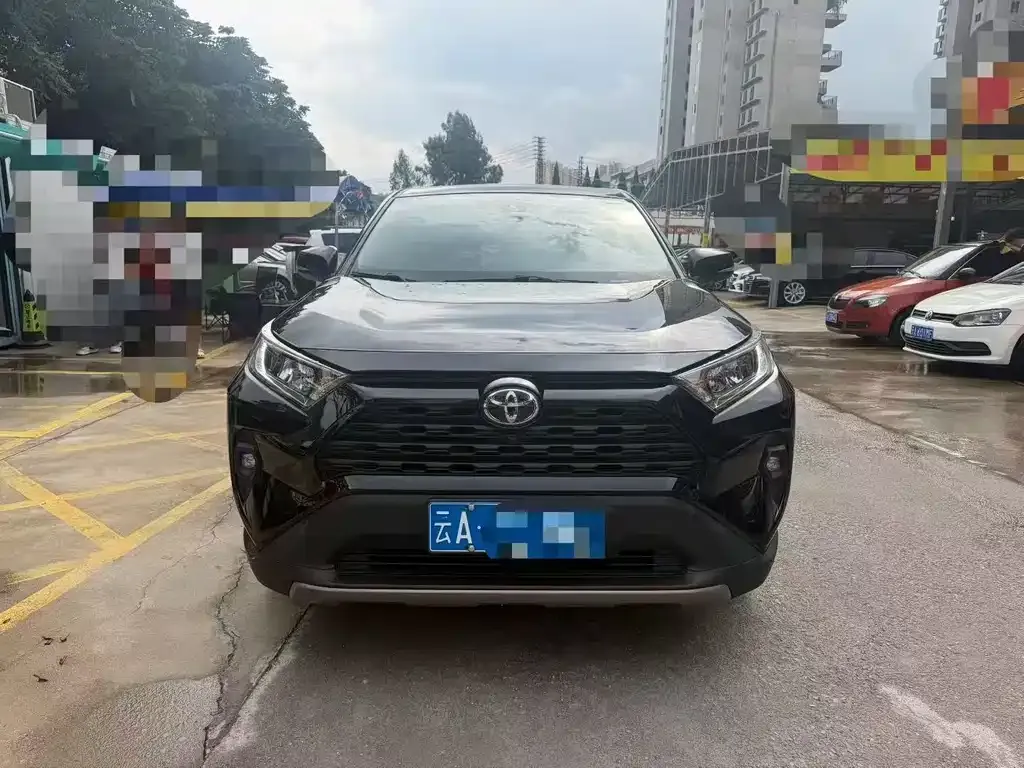 Toyota RAV4 — фото 4