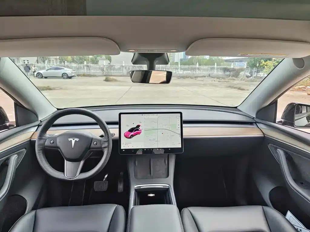 Tesla Model Y — фото 7
