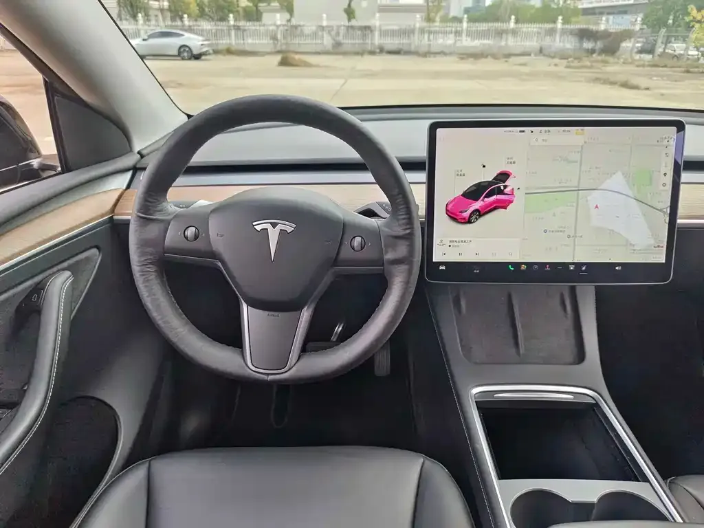 Tesla Model Y — фото 5