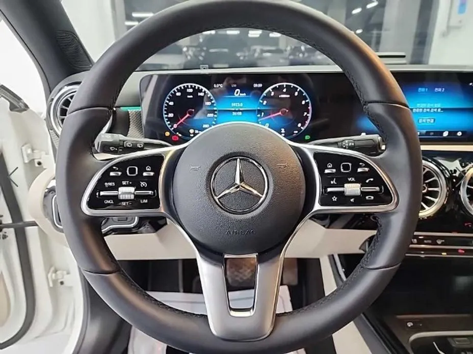 Mercedes-Benz A-Class — фото 10
