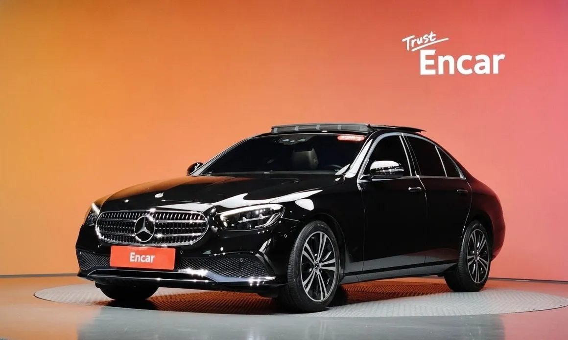 Mercedes-Benz E-Class — фото 1